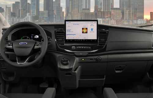 Ford E-Transit, vue intérieure avec écran multifonction 12